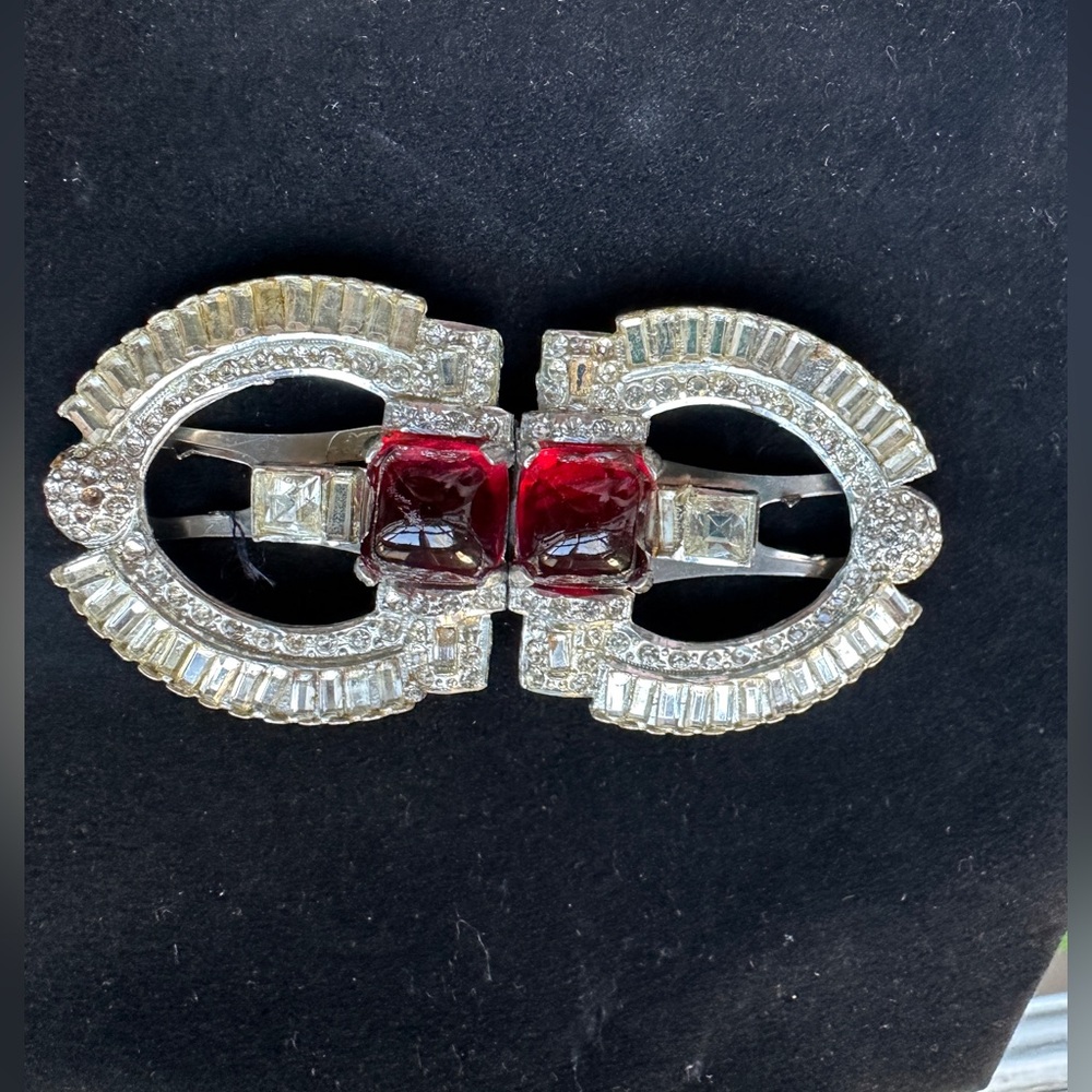 Art Deco belt buckle with ruby cabochons and rhinestones